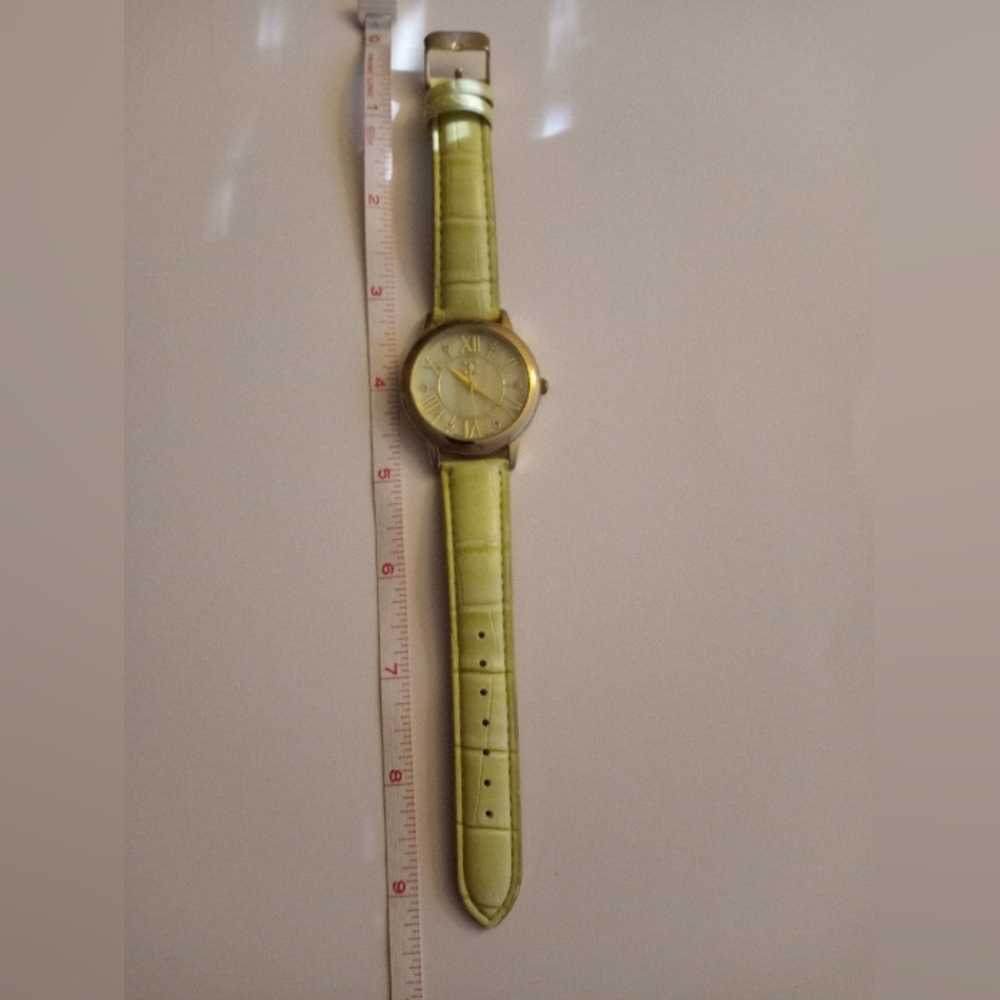Fashion Watch Mother of Pearl Face Gold Tone Case Faux Band - Picture 3 of 7